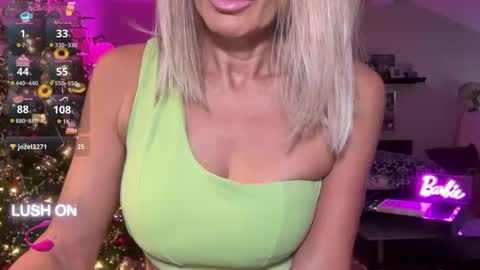 VelvetBarbie online show from December 26, 2024, 6:22 pm