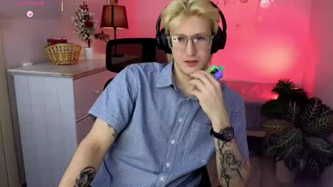 velvetbite online show from January 16, 2026, 4:33 pm