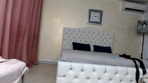 velvetmarsha online show from September 15, 2025, 6:02 am