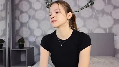 Snapshot of velvetrisque chatting on November 4, 2025, 6:23 am Kelly online show from November 4, 2025, 6:23 am