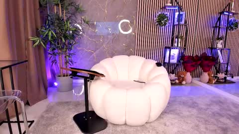 Velvet online show from March 18, 2026, 4:59 am