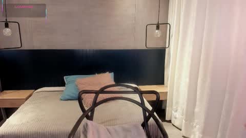 velvettease_ online show from October 7, 2025, 12:57 pm