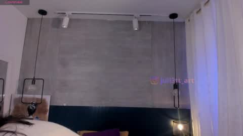 velvettease_ online show from May 17, 2026, 12:34 pm
