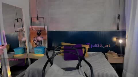 velvettease_ online show from June 5, 2026, 1:17 pm