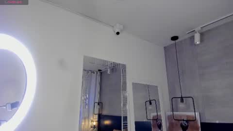 velvettease_ online show from July 7, 2026, 12:53 pm