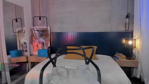 velvettease_ online show from July 24, 2026, 1:09 pm
