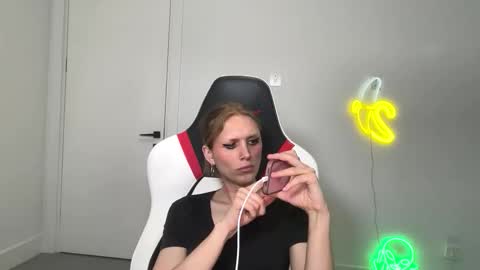 Snapshot of velvettgirl chatting on February 15, 2026, 8:13 am VelvetTGirl online show from February 15, 2026, 8:13 am