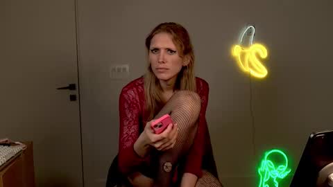 Snapshot of velvettgirl chatting on March 2, 2026, 7:15 am VelvetTGirl online show from March 2, 2026, 7:15 am