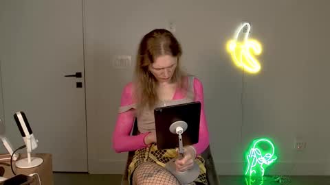 Snapshot of velvettgirl chatting on March 4, 2026, 6:19 am VelvetTGirl online show from March 4, 2026, 6:19 am