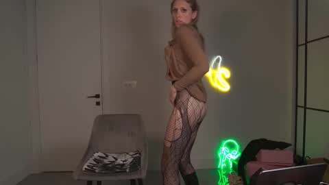 Snapshot of velvettgirl chatting on March 16, 2026, 5:44 am VelvetTGirl online show from March 16, 2026, 5:44 am