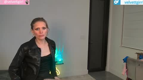 Snapshot of velvettgirl chatting on June 4, 2026, 8:20 am VelvetTGirl online show from June 4, 2026, 8:20 am