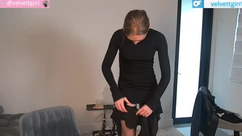 Snapshot of velvettgirl chatting on June 4, 2026, 9:54 pm VelvetTGirl online show from June 4, 2026, 9:54 pm