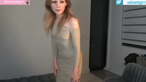 Snapshot of velvettgirl chatting on July 7, 2026, 7:23 am VelvetTGirl online show from July 7, 2026, 7:23 am