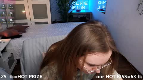 Snapshot of velvetvalkyries chatting on December 14, 2024, 4:31 pm CLEOshort hair TIna long hair online show from December 14, 2024, 4:31 pm