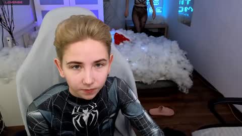 Snapshot of velvetvalkyries chatting on December 29, 2024, 1:49 pm CLEOshort hair TIna long hair online show from December 29, 2024, 1:49 pm