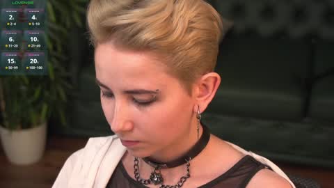 Snapshot of velvetvalkyries chatting on January 7, 2025, 5:09 pm CLEOshort hair TIna long hair online show from January 7, 2025, 5:09 pm