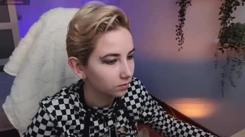 Snapshot of velvetvalkyries chatting on February 9, 2025, 2:50 pm CLEOshort hair TIna long hair online show from February 9, 2025, 2:50 pm