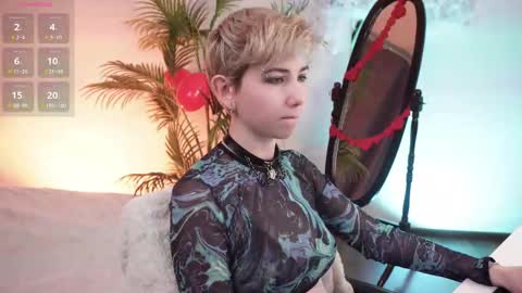 Snapshot of velvetvalkyries chatting on February 12, 2025, 2:54 pm CLEOshort hair TIna long hair online show from February 12, 2025, 2:54 pm