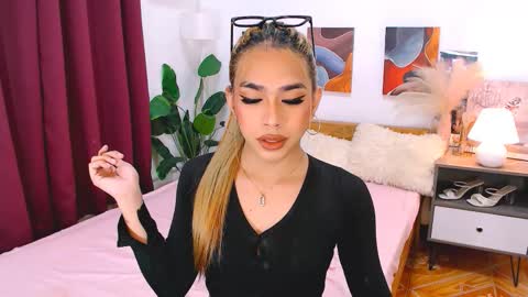 velvetviper69 online show from September 8, 2025, 7:02 pm