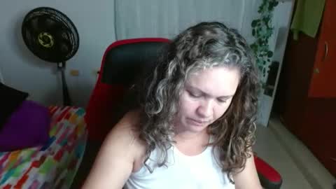 venecasexy44 online show from September 9, 2025, 10:04 am