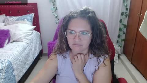 venecasexy44 online show from May 15, 2026, 11:17 am
