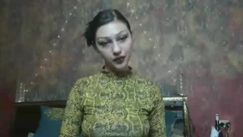 Snapshot of venera_goddess chatting on December 14, 2025, 9:14 am Naly online show from December 14, 2025, 9:14 am