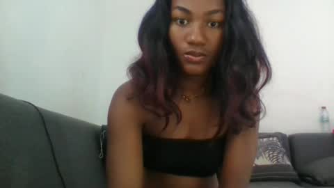 venerandeee online show from September 18, 2025, 4:14 am