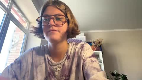 Sam online show from September 23, 2025, 9:45 am