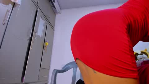 vennuss19 online show from January 18, 2026, 8:12 pm