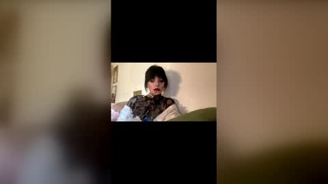 venom_goddess online show from June 6, 2026, 4:23 pm