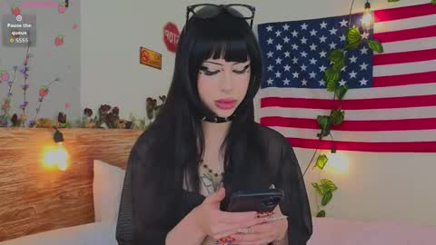 Snapshot of venomeowww_ chatting on April 13, 2026, 3:01 am Vivian online show from April 13, 2026, 3:01 am
