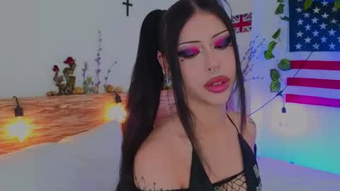 Snapshot of venomeowww_ chatting on May 11, 2026, 8:20 am Vivian online show from May 11, 2026, 8:20 am