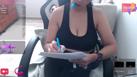venus496613 online show from May 3, 2026, 2:12 pm