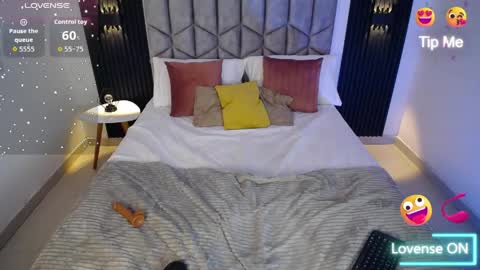Snapshot of venus_999_ chatting on May 21, 2026, 9:44 pm venus_999_ online show from May 21, 2026, 9:44 pm