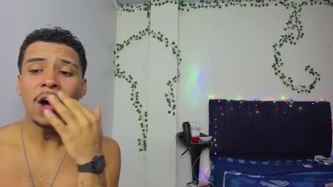 Snapshot of venus_boy2 chatting on November 13, 2025, 3:16 am venus_boy2 online show from November 13, 2025, 3:16 am