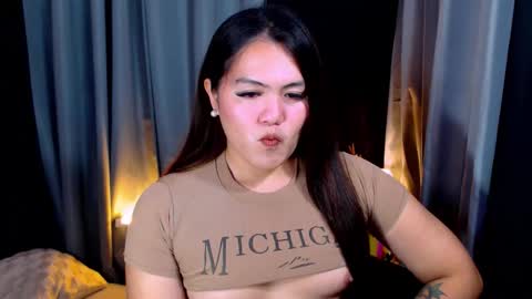 I am Colly Your mystery girl online show from April 21, 2026, 1:42 am