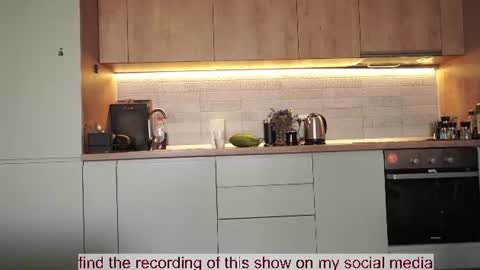 Snapshot of venus_in_jeans chatting on July 19, 2026, 7:45 am Bella online show from July 19, 2026, 7:45 am