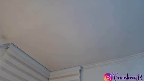 Venus online show from December 3, 2025, 10:41 pm