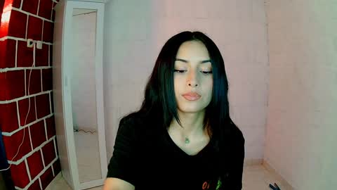Snapshot of venus_megan chatting on December 19, 2024, 10:10 pm emily independent account MY conextion 1100 GTM to 17hr GTM online show from December 19, 2024, 10:10 pm