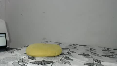 venus_menoza online show from December 14, 2024, 1:06 am