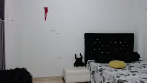 venus_menoza online show from February 24, 2025, 1:57 am