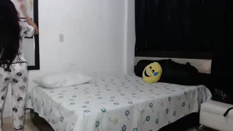 venus_menoza online show from March 22, 2026, 12:08 pm