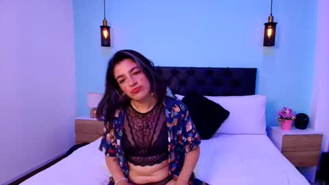 venus_white3 online show from September 8, 2025, 2:38 pm