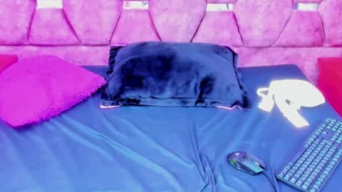 Snapshot of venusandartemis chatting on February 20, 2025, 11:21 pm VenusAndArtemis online show from February 20, 2025, 11:21 pm