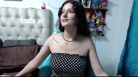 venusHelp me reach 100 like honey online show from February 16, 2025, 10:54 pm