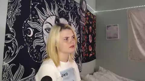 Miss Venus online show from September 29, 2025, 9:41 pm