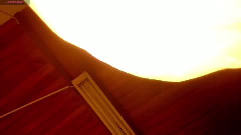 Snapshot of venuscooper_ chatting on January 11, 2026, 12:10 pm Venus Cooper Everyday From 1400 to 2200 Col Time online show from January 11, 2026, 12:10 pm