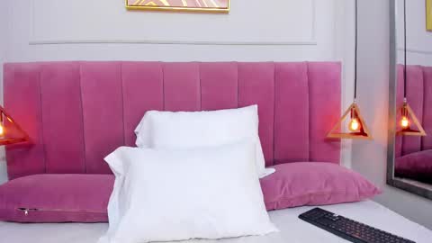 Snapshot of venusgreys1_ chatting on October 10, 2025, 12:04 pm Venus online show from October 10, 2025, 12:04 pm