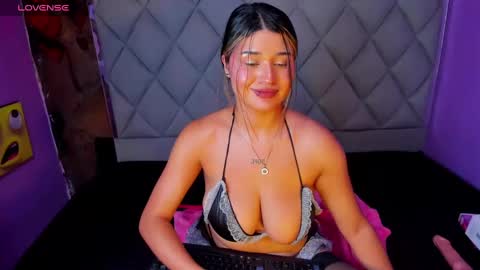 Snapshot of venusowen_ chatting on February 27, 2025, 3:59 pm Venusowen online show from February 27, 2025, 3:59 pm