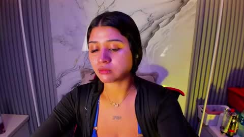 Venusowen  online show from May 4, 2026, 2:02 pm